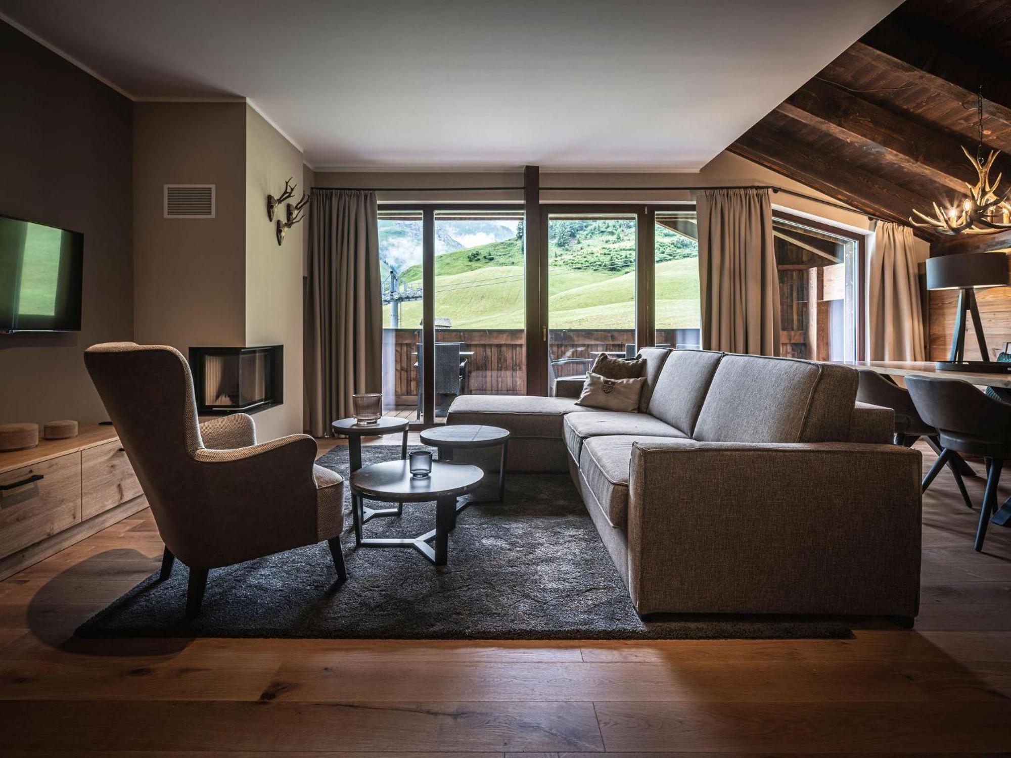 Alpenparks Hotel & Apartment Arlberg Warth Mit Pool Luaran gambar
