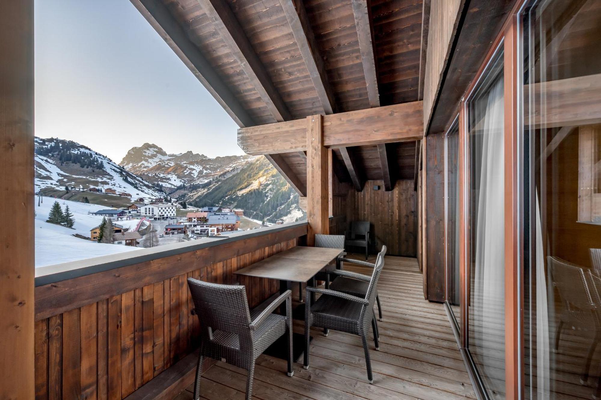 Alpenparks Hotel & Apartment Arlberg Warth Mit Pool Luaran gambar