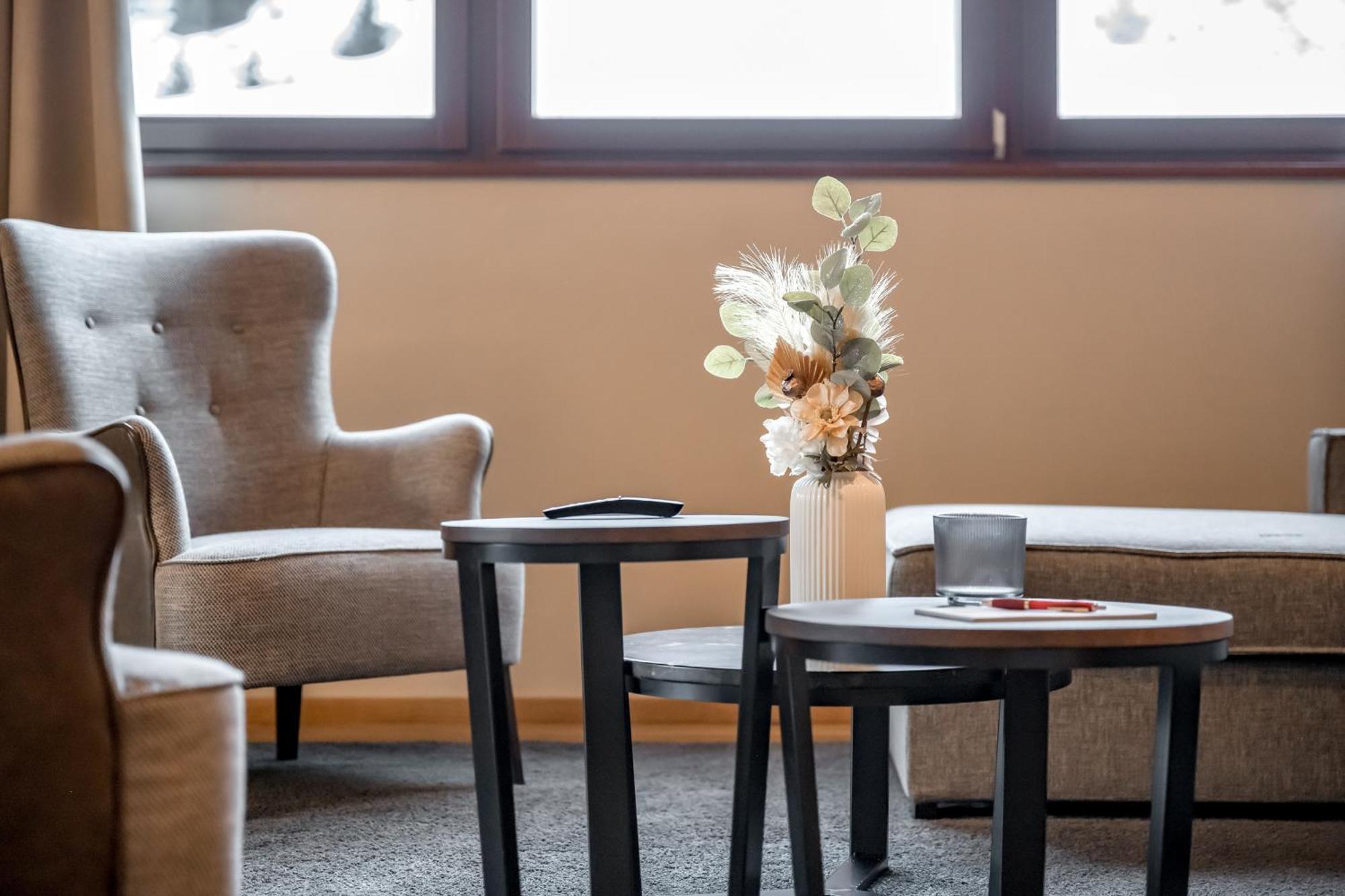Alpenparks Hotel & Apartment Arlberg Warth Mit Pool Luaran gambar