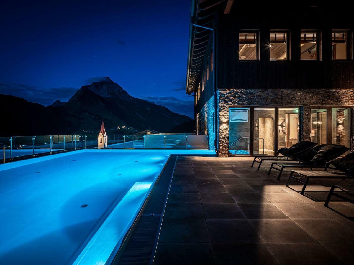 Alpenparks Hotel & Apartment Arlberg Warth Mit Pool Luaran gambar